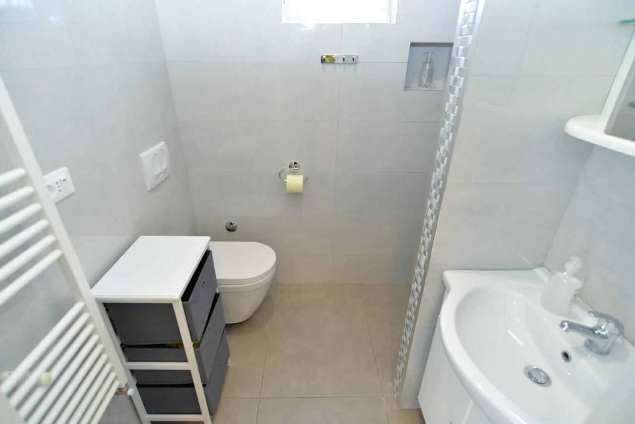 Apartments Orange 167 Novigrad  ภายนอก รูปภาพ
