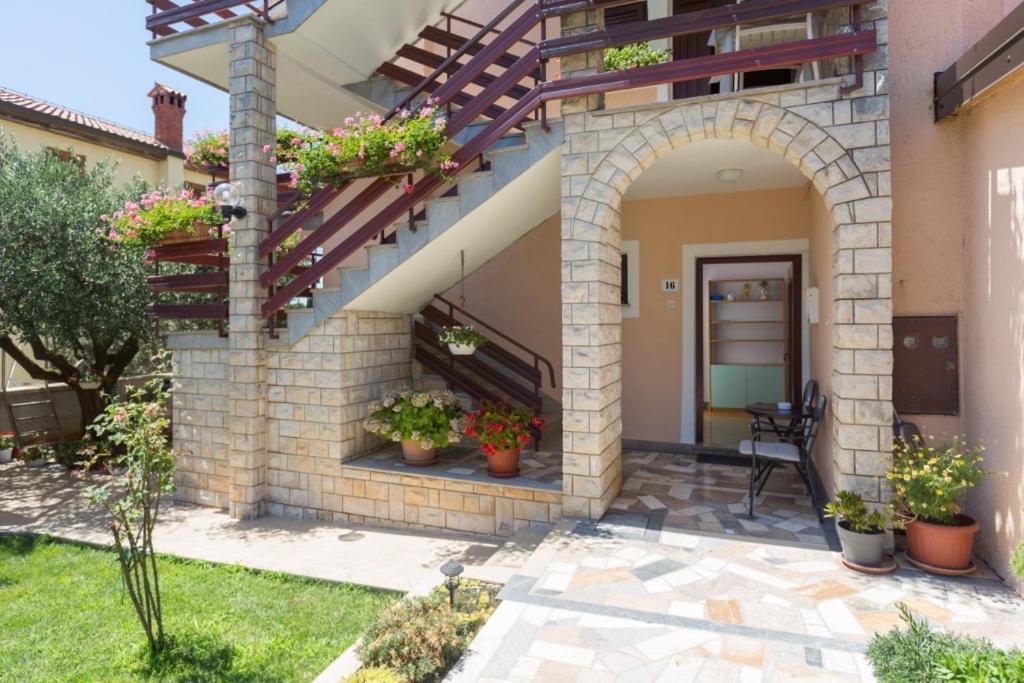 Apartments Orange 167 Novigrad  ภายนอก รูปภาพ